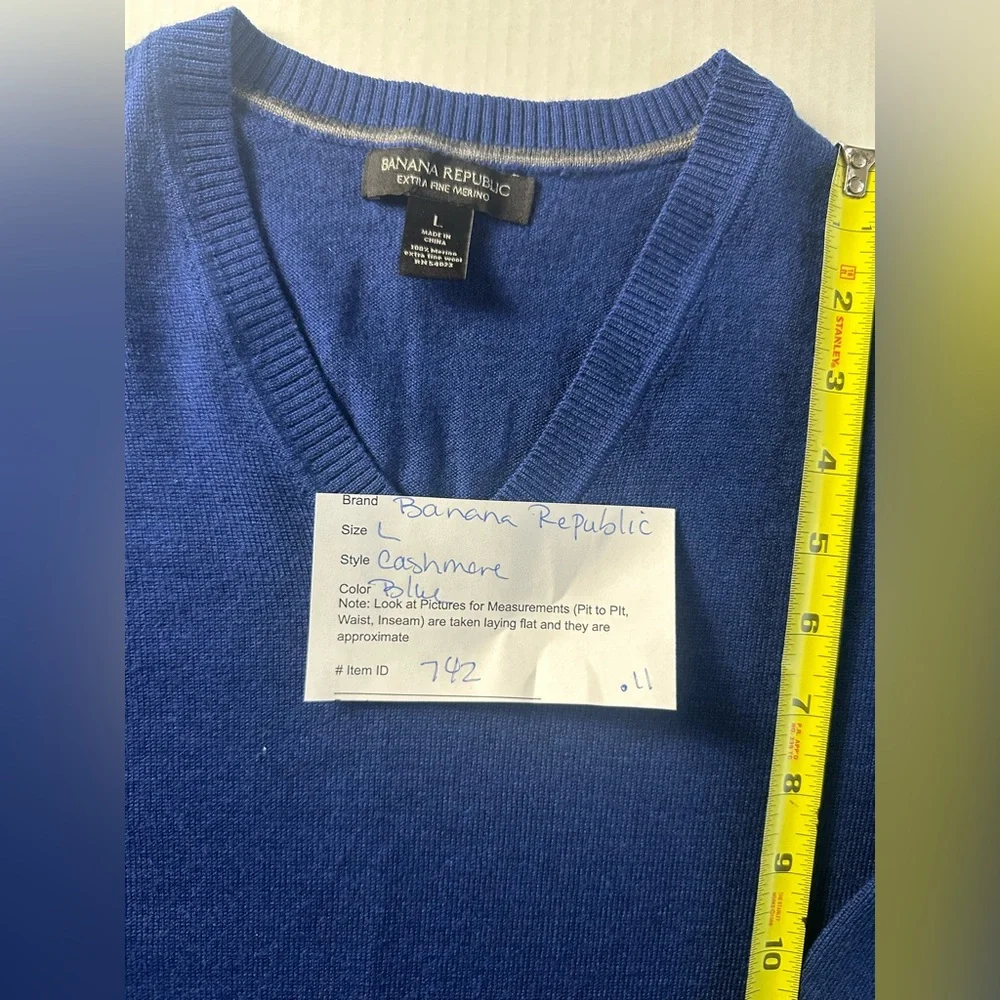 BANANA REPUBLIC Men’s L Merino Wool V-Neck‎ Sweater